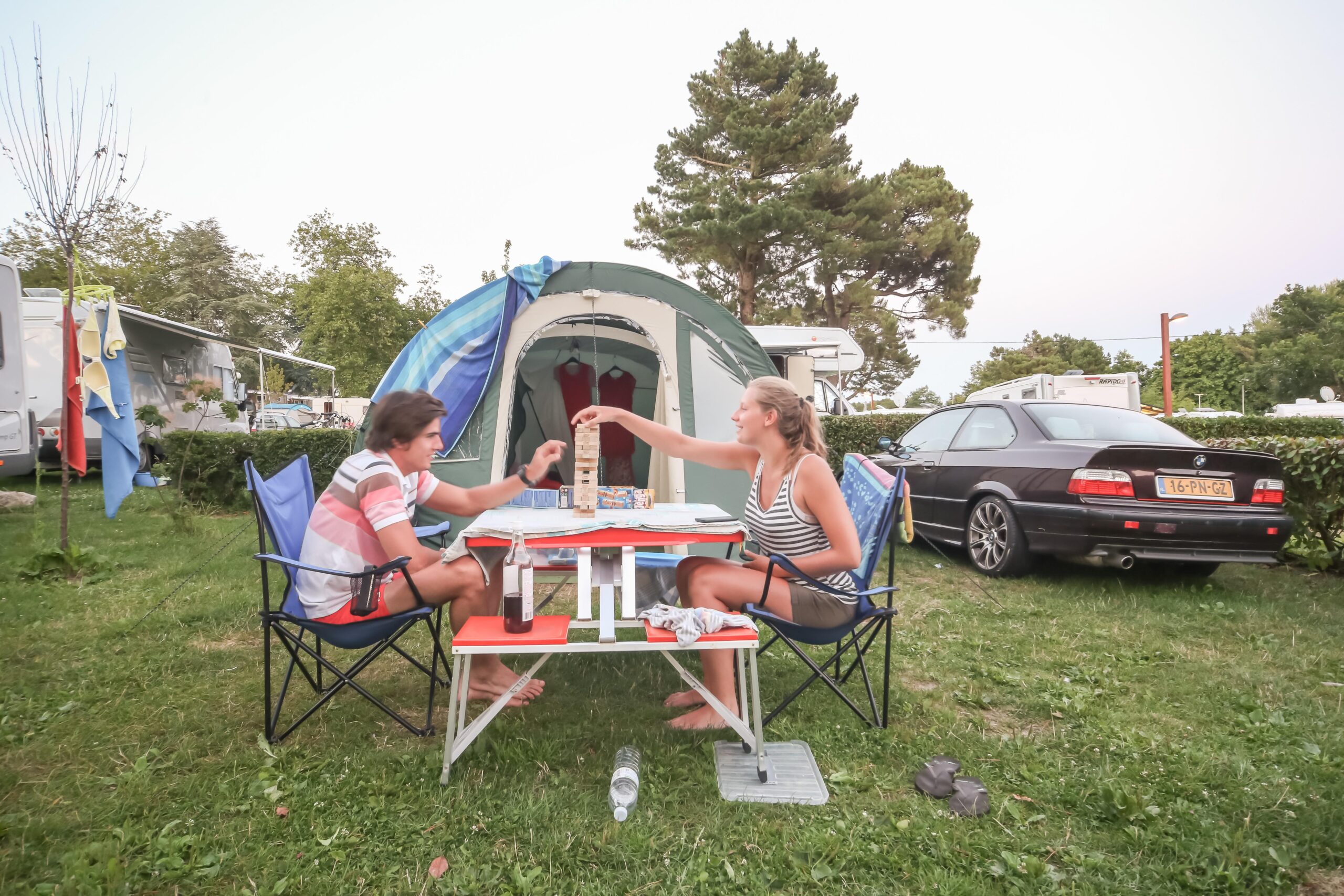 Forfait CONFORT (1 tente, caravane ou camping-car / 1 voiture / électricité 6A)