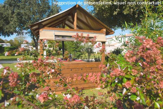 Forfait PREMIUM : emplacement 6A équipé d’une Freecamp (cabane avec sanitaires et cuisine ouverte)