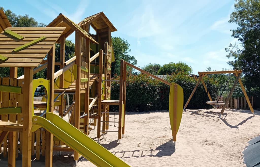 aire de jeux camping le conleau